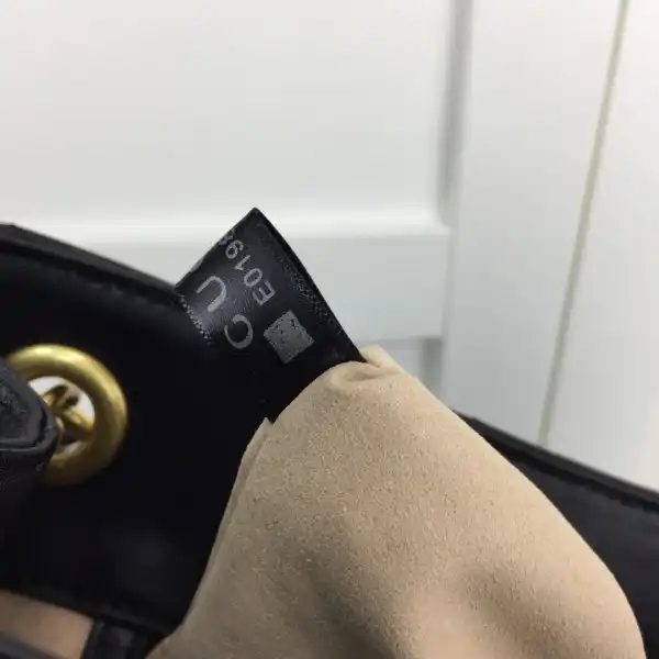 First bag ru Gucci GG Marmont matelassé Tote