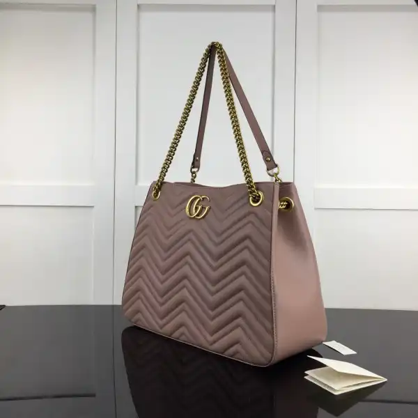 Gucci GG Marmont matelassé Tote