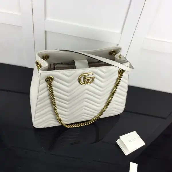 Gucci GG Marmont matelassé Tote