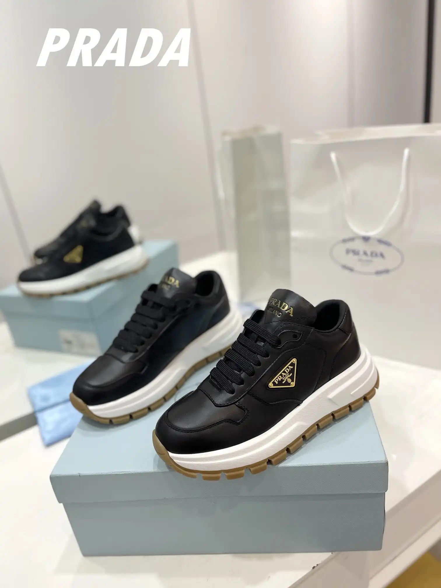 PRADA SNEAKER