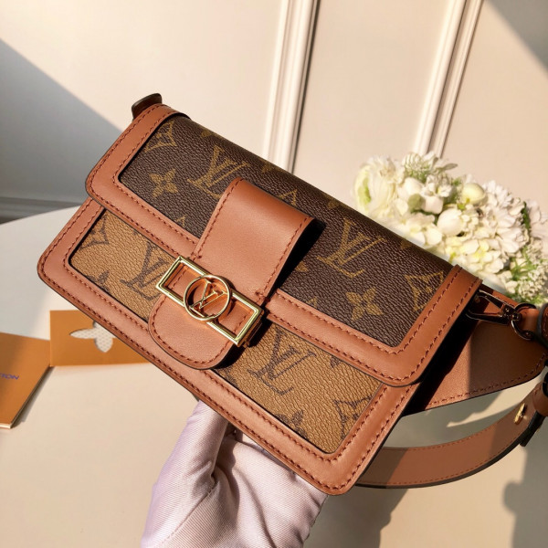 HOT SALE Louis Vuitton Belt Bag（2019 Spring Show）