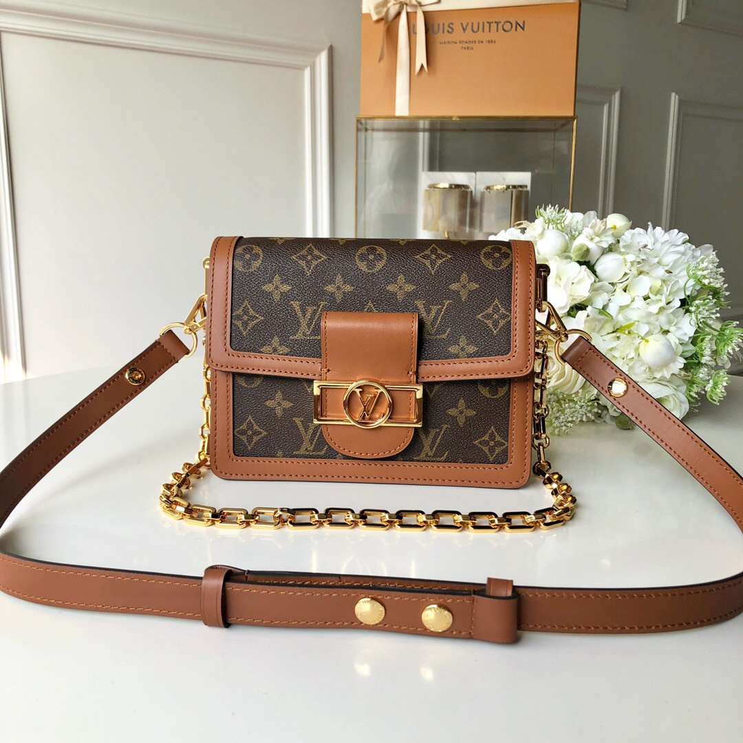 HOT SALE Louis Vuitton Dauphine Mini（2019 Spring Show）