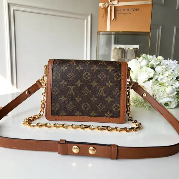 Firstbag Ru Louis Vuitton Dauphine Mini（2019 Spring Show）