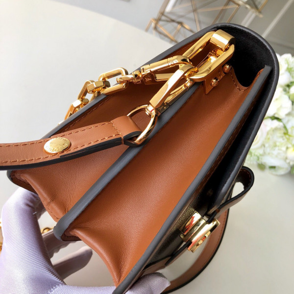 HOT SALE Louis Vuitton Dauphine Mini（2019 Spring Show）