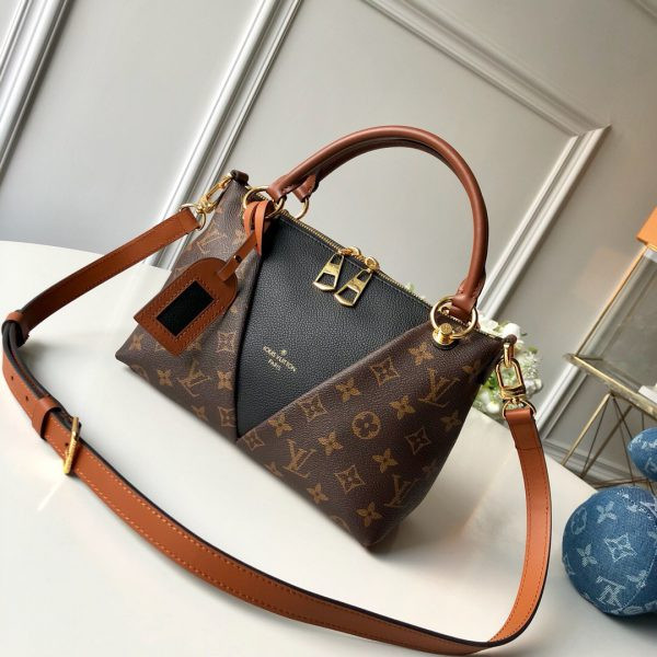 Louis Vuitton V Tote BB