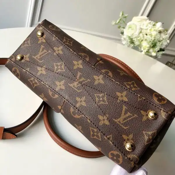 Rep Louis Vuitton V Tote BB