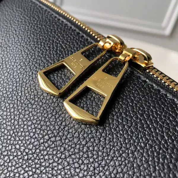 Rep Louis Vuitton V Tote BB