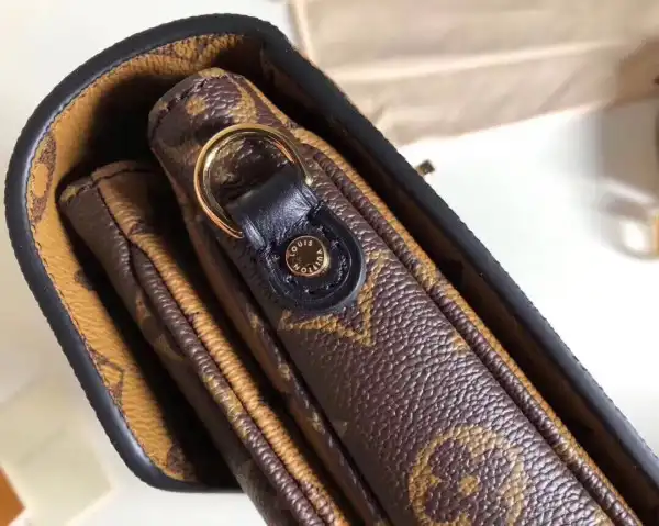 Louis Vuitton POCHETTE METIS