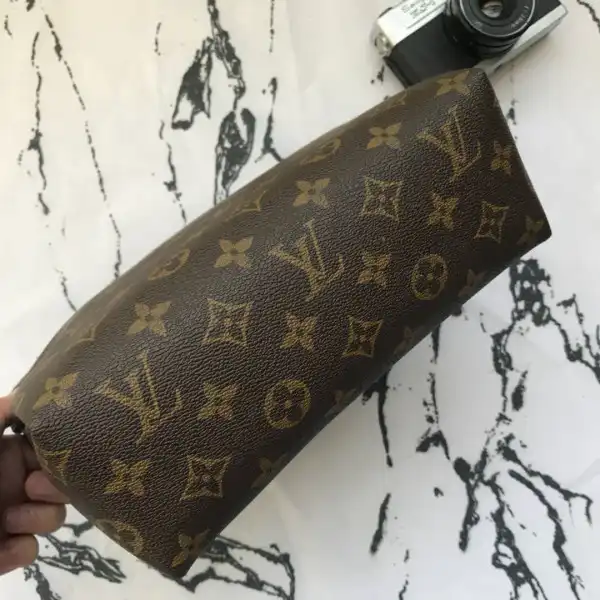 Louis Vuitton PALLAS BEAUTY CASE