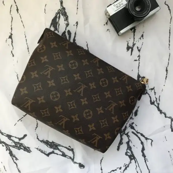 Aaa replica bags Louis Vuitton PALLAS BEAUTY CASE