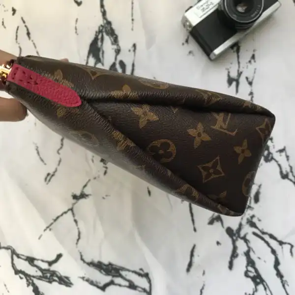 Aaa replica bags Louis Vuitton PALLAS BEAUTY CASE