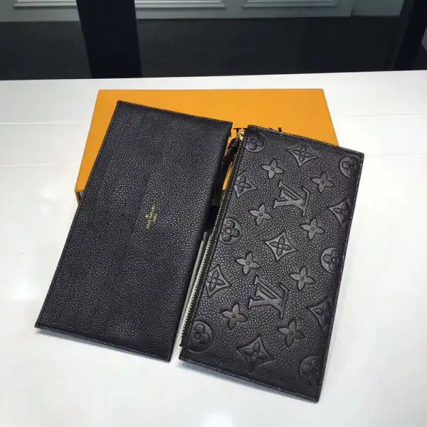 First bag ru Louis Vuitton POCHETTE FÉLICIE