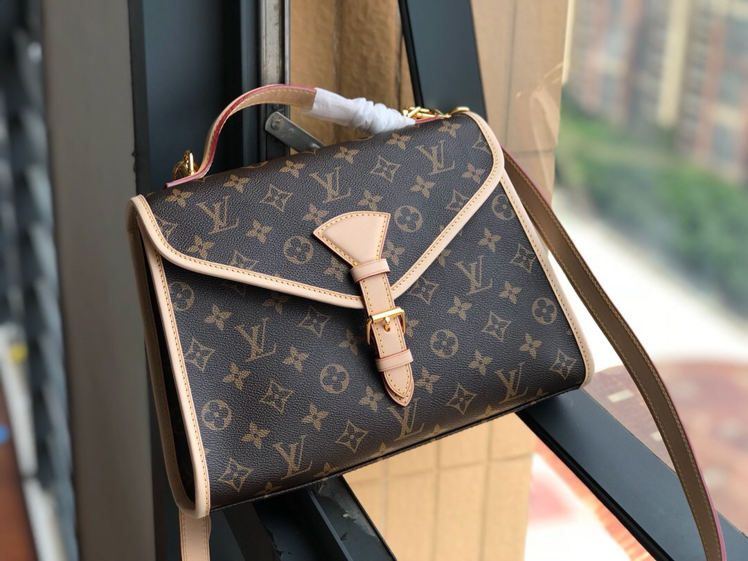 Louis Vuitton Messenger