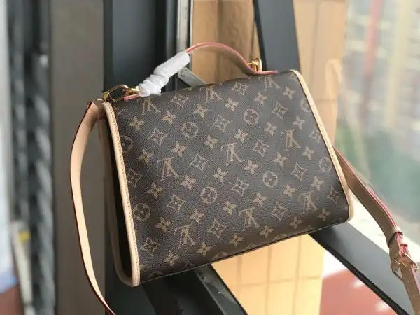 First bag ru Louis Vuitton Messenger