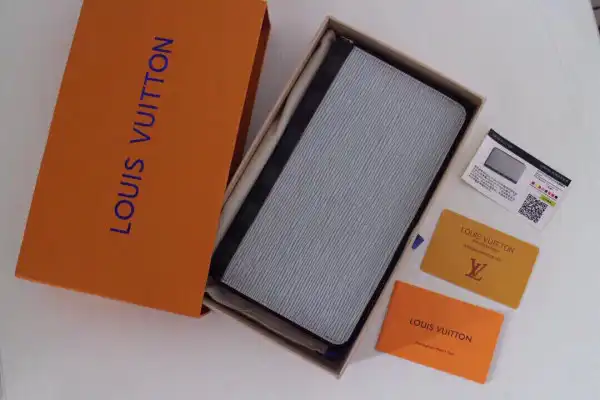 TO Louis Vuitton Zippy Wallet