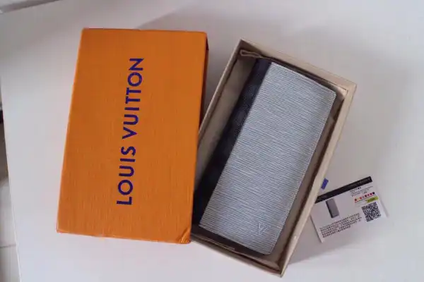 Louis Vuitton Brazza Wallet