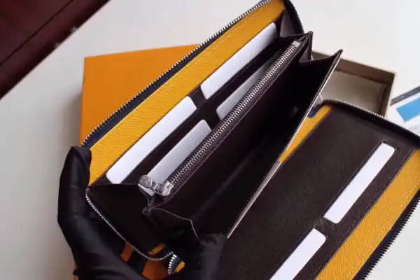 Louis Vuitton Zippy Wallet