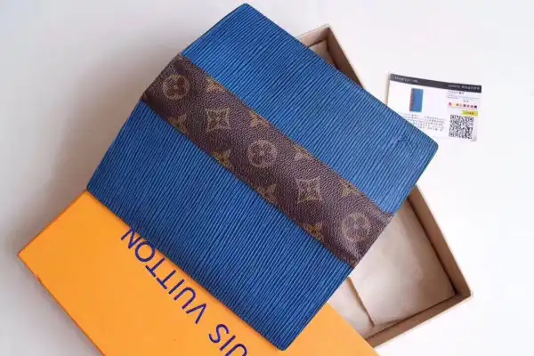 First bag ru Louis Vuitton Brazza Wallet