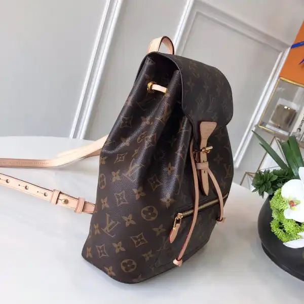 First Bag Ru Louis Vuitton MONTSOURIS