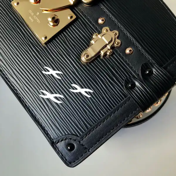 Louis Vuitton TRUNK CHANELUTCH