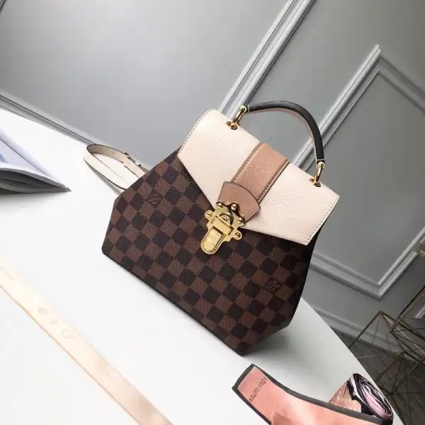 Louis Vuitton Backpack CHANELapton