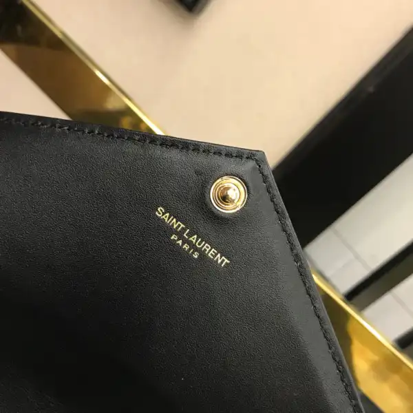 First bag ru YSL CASSANDRE MATELASSÉ CHAIN WALLET