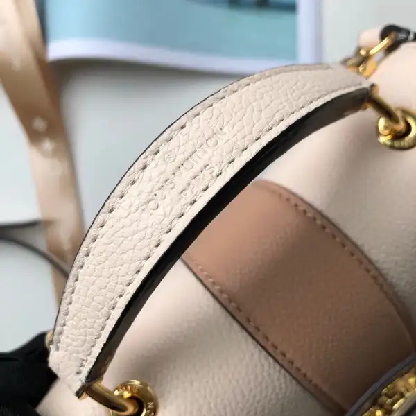 First bag ru Louis Vuitton Backpack CHANELapton