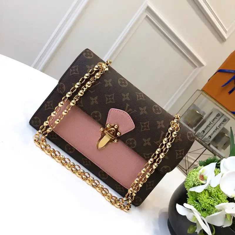 Louis Vuitton VICTOIRE