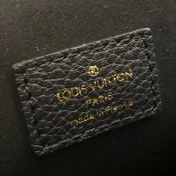 First bag ru Louis Vuitton VICTOIRE