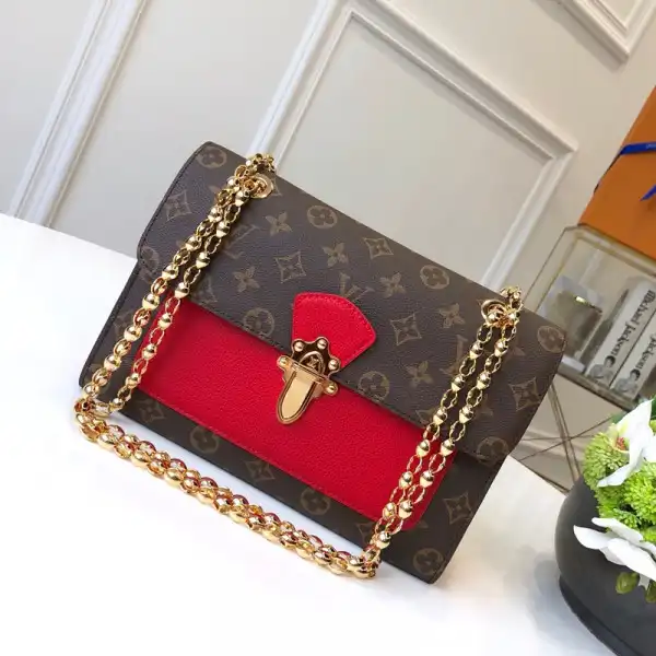 First bag ru Louis Vuitton VICTOIRE