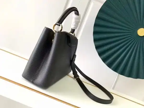 Affordable LOUIS VUITTON CAPUCINES MM