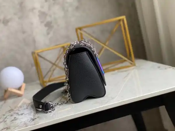 Aaa replica ru LOUIS VUITTON TWIST PM