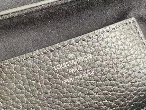 Firstbag Ru LOUIS VUITTON TWIST MM