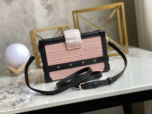 LOUIS VUITTON PETITE MALLE