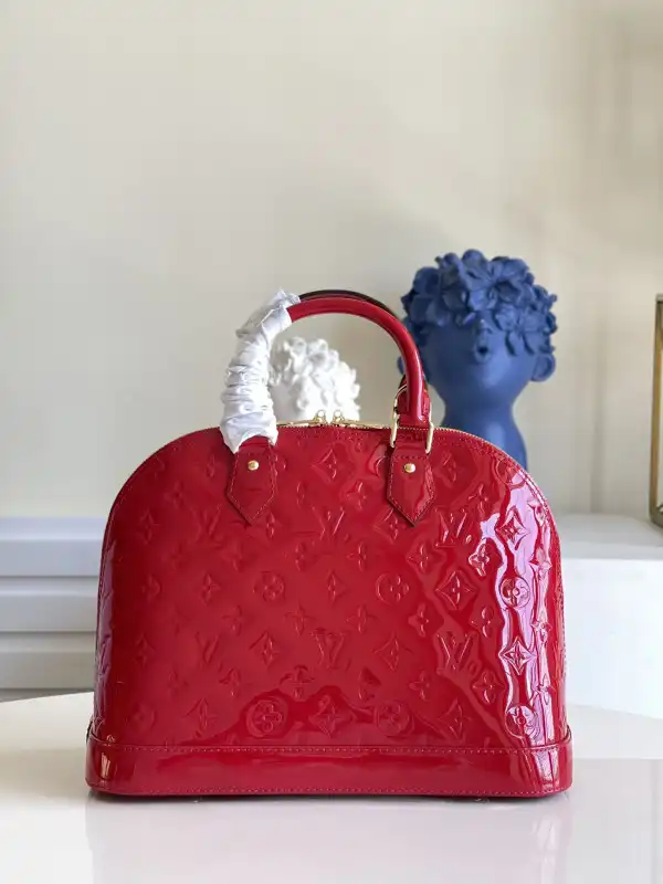 LOUIS VUITTON ALMA PM