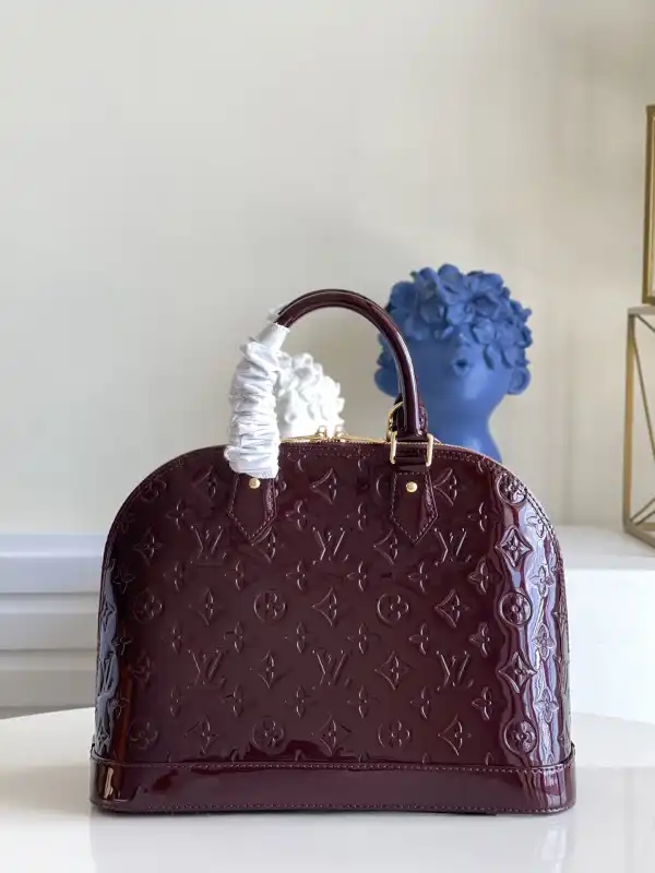 LOUIS VUITTON ALMA PM