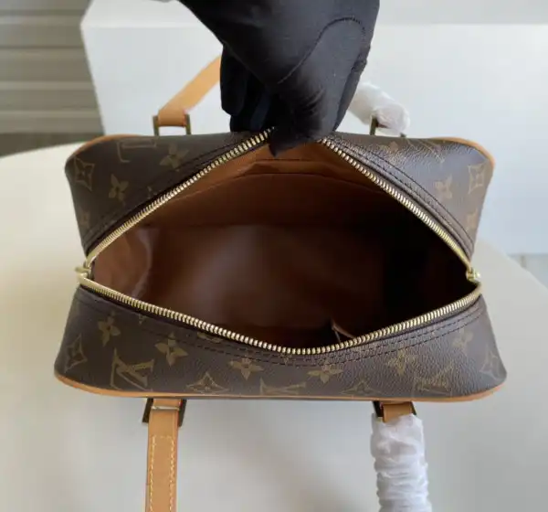 Firstbag Ru LOUIS VUITTON CITE