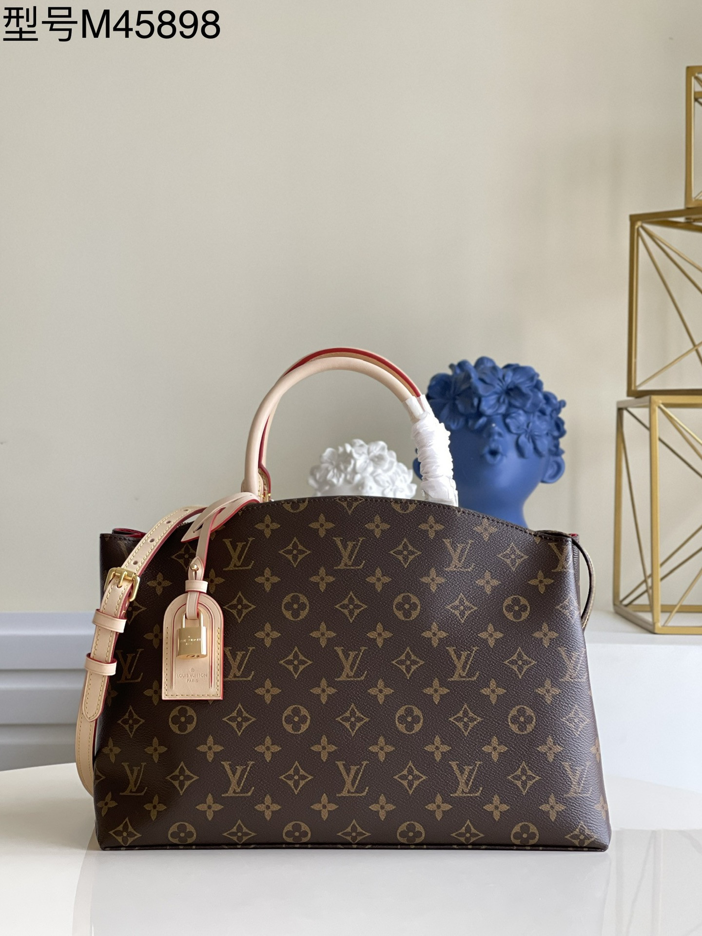 HOT SALE LOUIS VUITTON GRAND PALAIS