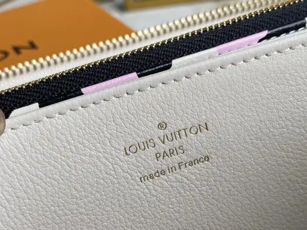 LOUIS VUITTON ZIPPY WALLET