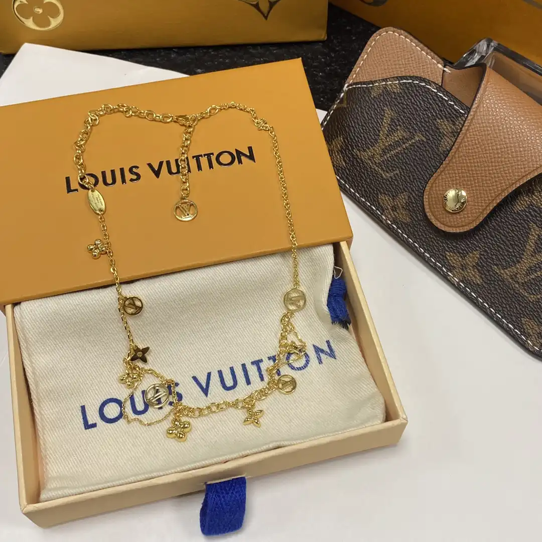 Frstbag ru LOUIS VUITTON NECKLACE