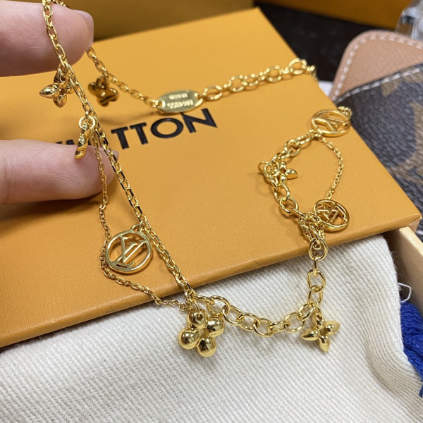 LOUIS VUITTON NECKLACE