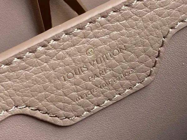 LOUIS VUITTON CAPUCINES MM