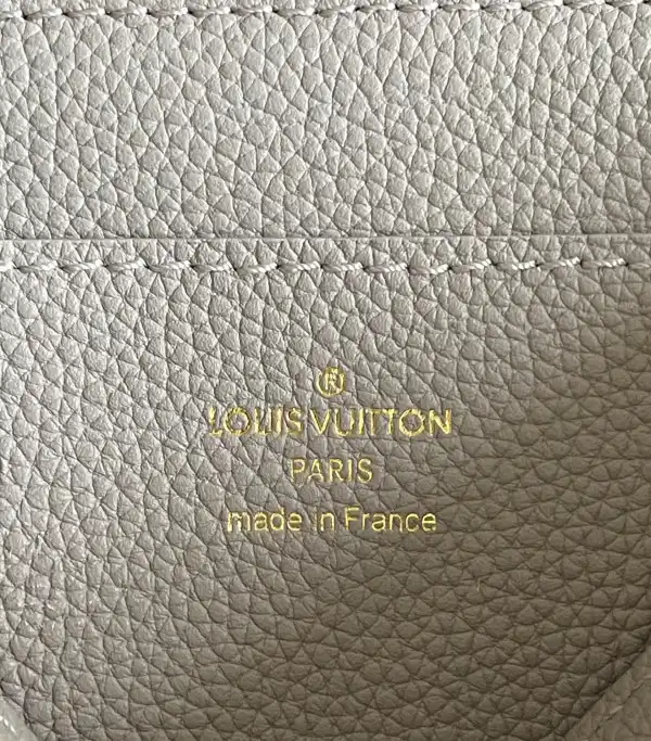 LOUIS VUITTON PONT 9 SOFT MM