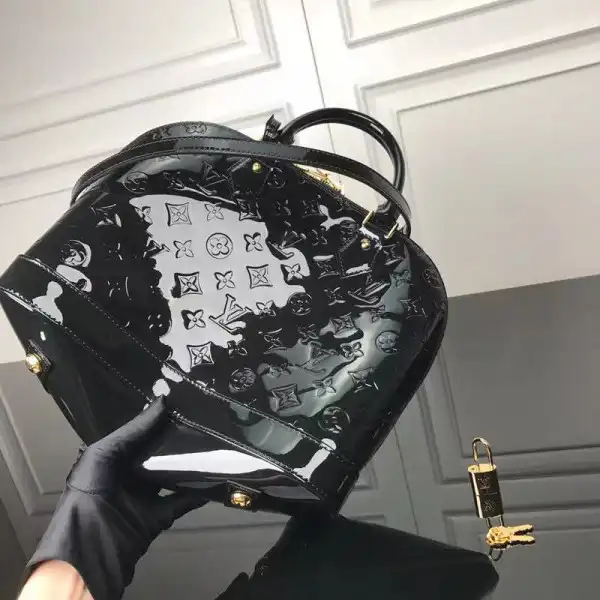 LOUIS VUITTON ALMA PM