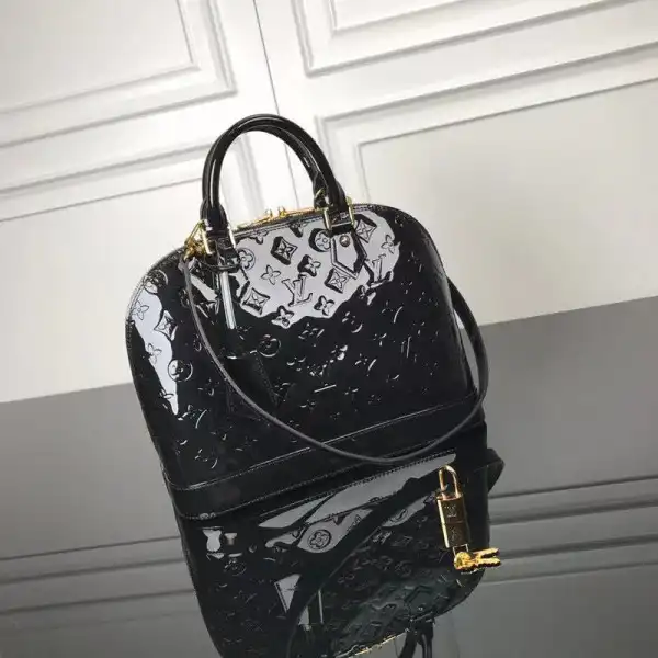 LOUIS VUITTON ALMA PM