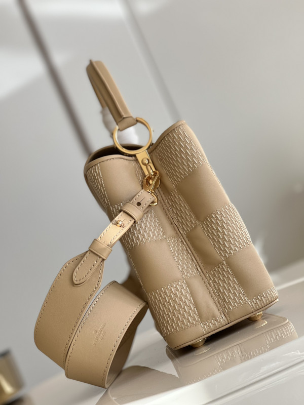 [FREE SHIPPING] LOUIS VUITTON CAPUCINES MM