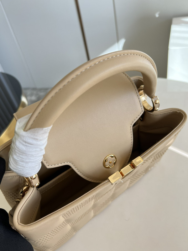 [FREE SHIPPING] LOUIS VUITTON CAPUCINES MM