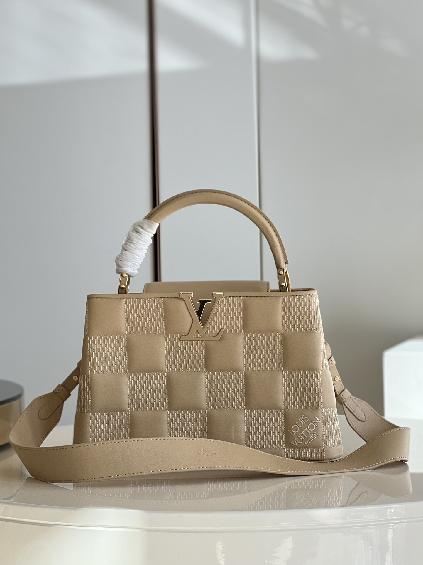 [FREE SHIPPING] LOUIS VUITTON CAPUCINES MM