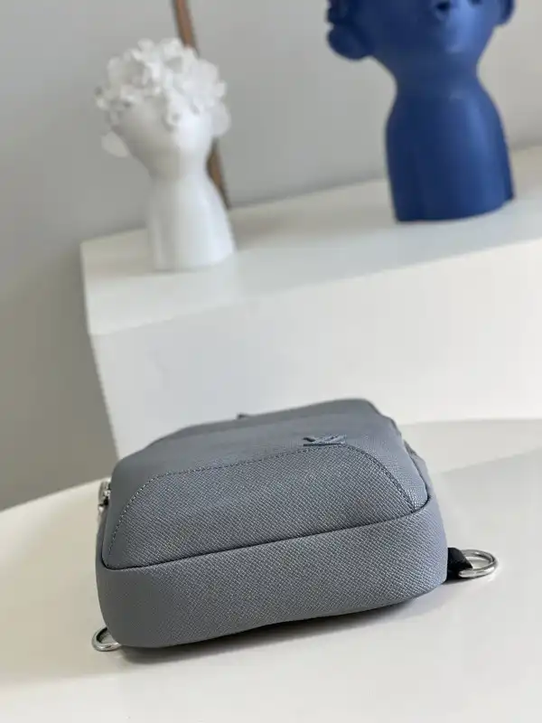 Affordable LOUIS VUITTON AVENUE SLING BAG