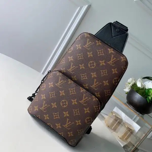 LOUIS VUITTON AVENUE